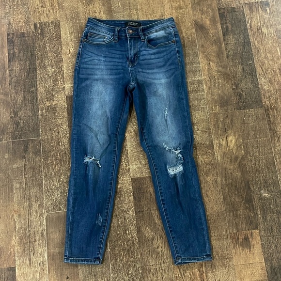 Judy Blue Relaxed Fit Stretchy Skinny Distressed Jeans - Picture 1 of 10